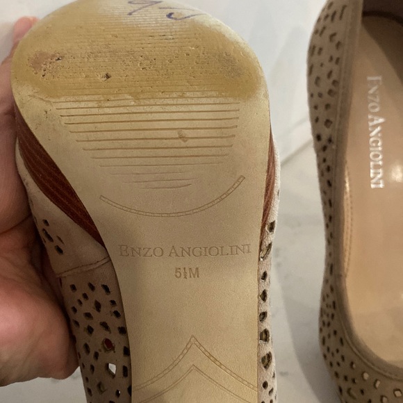 Enzo Angiolini taupe, suede leather heels - Picture 4 of 5